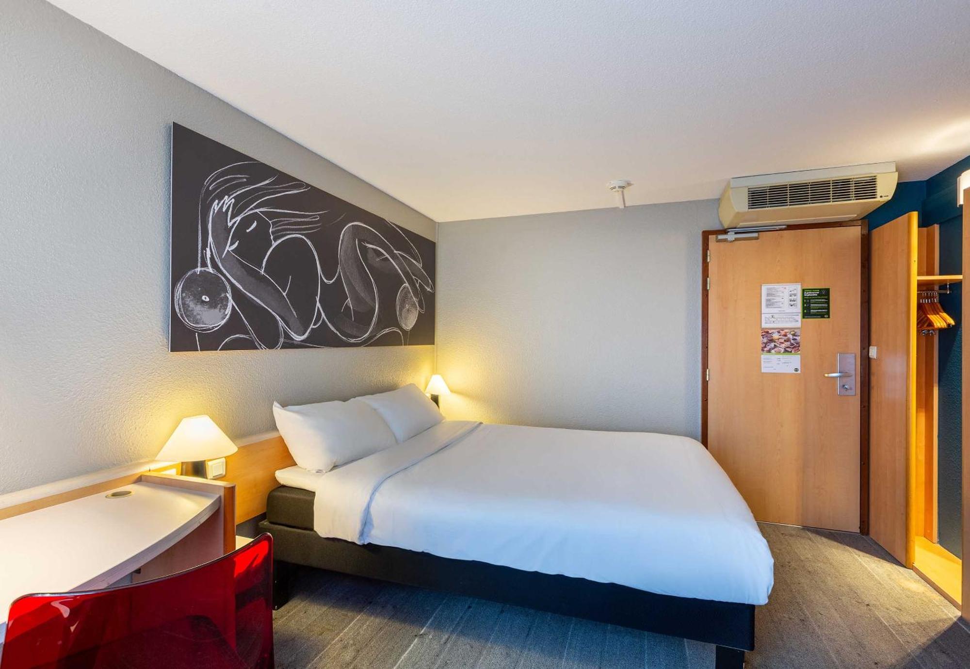 B&B Hotel Orleans Centre Foch Eksteriør billede